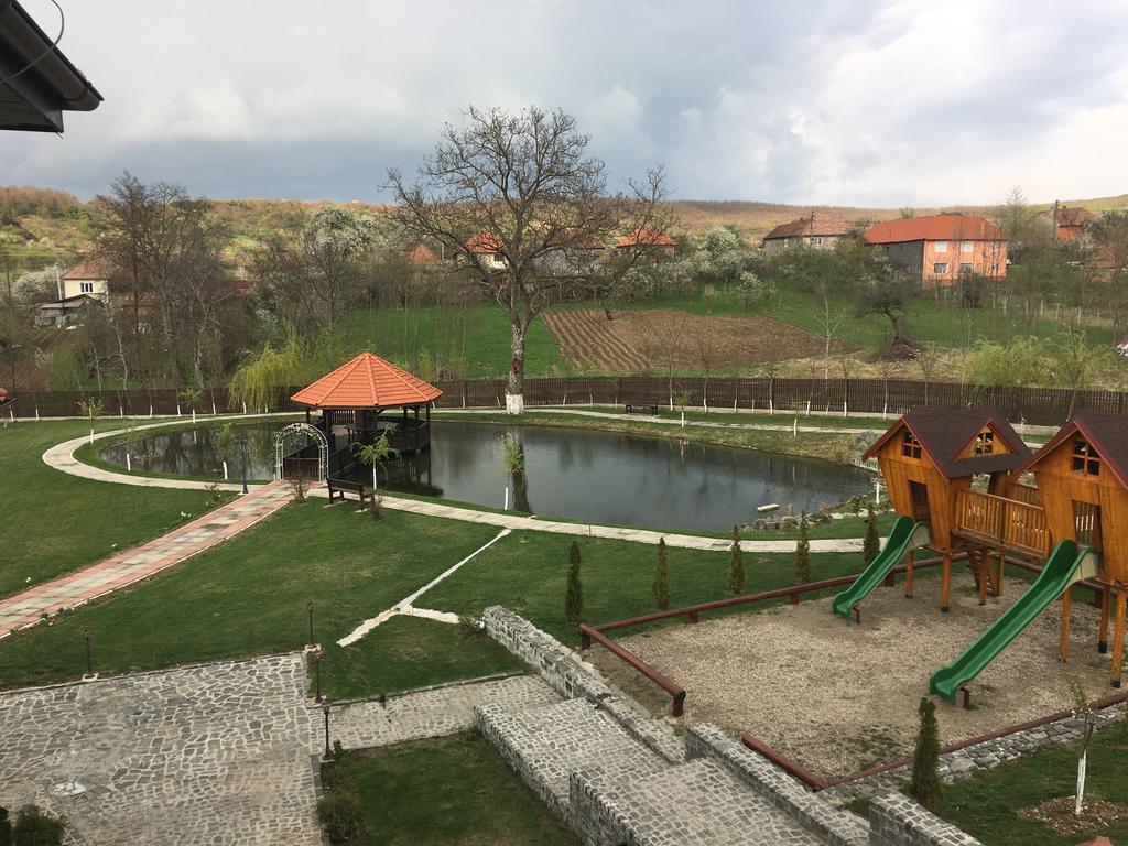 Pensiunea Amurg Mesesenii de Sus Exterior photo